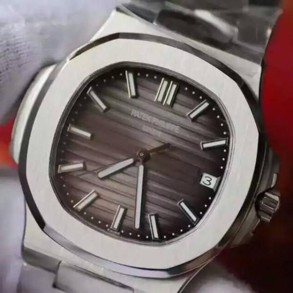 百达翡丽PATEK PHILIPPE 运动系列NAUTILUS 5711 灰面 上链