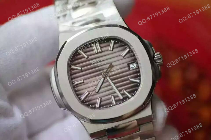 百达翡丽5711 灰面 一比一高精仿百达翡丽PATEK PHILIPPE 运动系列NAUTILUS 5711 灰面 自动上链机械钢带男士